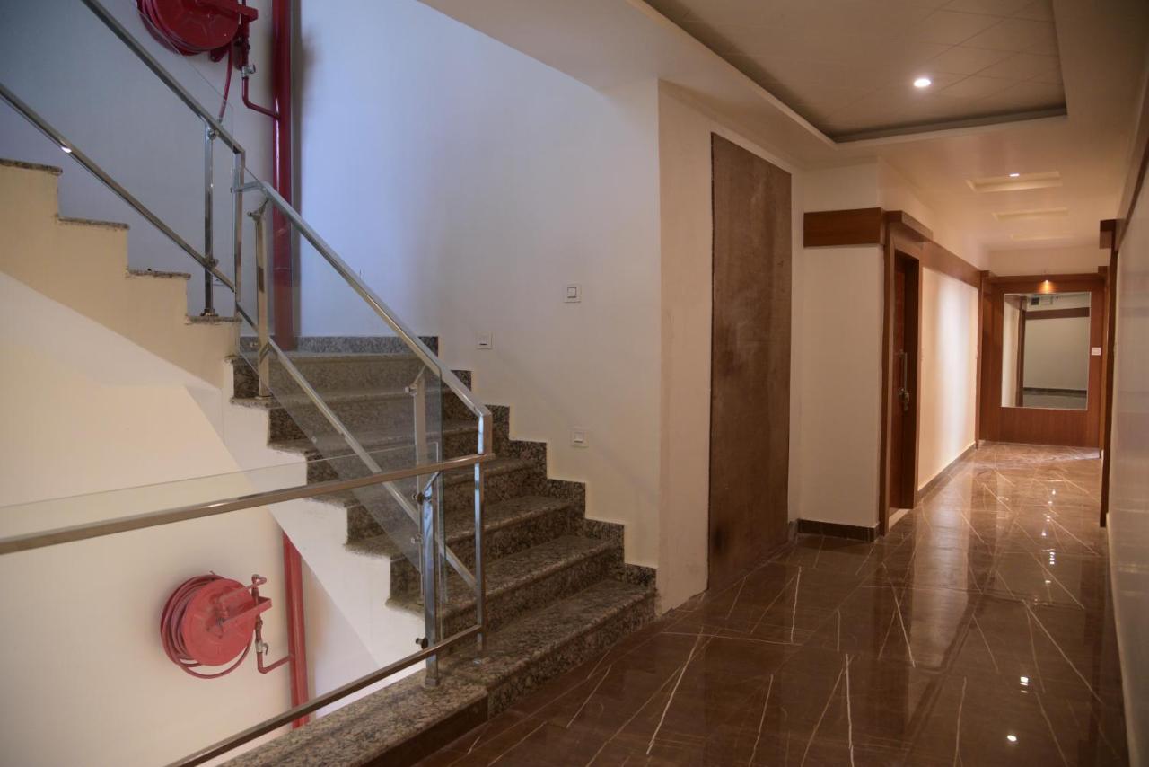 Hotel Le Cypress Bareilly Exterior foto